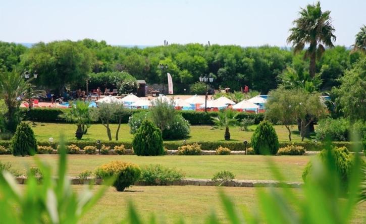 פוצאלו Conte Di Cabrera Hotel Club מראה חיצוני תמונה