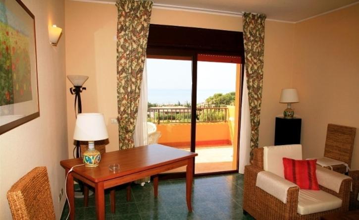 פוצאלו Conte Di Cabrera Hotel Club מראה חיצוני תמונה